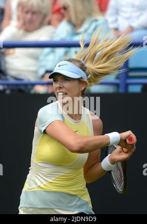 Katie Boulter (GB) jouant sur le terrain central de l'internationale Rothesay, Devonshire Park, Eastbourne, 21st juin 2022 Banque D'Images