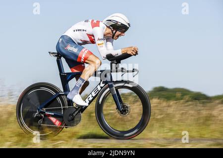 2022-06-22 18:09:48 EMMEN - cycliste Bauke Mollema pendant le Championnat de temps National néerlandais à Drenthe. ANP bas CZERWINSKIA pays-bas OUT - belgique OUT Banque D'Images