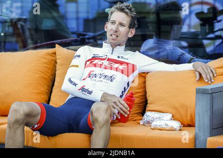 EMMEN - cycliste Bauke Mollema après sa victoire lors des championnats nationaux néerlandais de procès de temps à Drenthe. ANP BAS CZERWINSKIA Banque D'Images