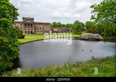 Disley, Angleterre- 15 mai 2022: La confiance nationale la maison du parc de Lyme et les jardins près de Manchester. Banque D'Images