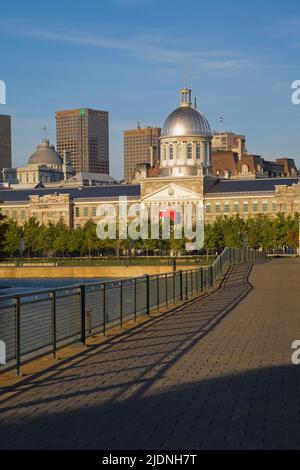 Marché Bonsecours pris de la promenade du Vieux-Port de Montréal, Québec, Canada. Banque D'Images