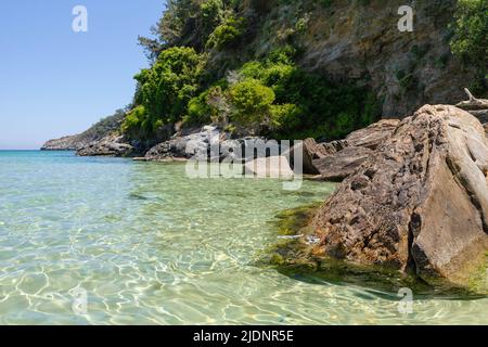 Vue panoramique sur un bord de mer. Thasos, Grèce Banque D'Images