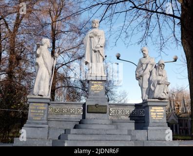 Kiev, Ukraine 11 novembre 2021: Monument à la princesse Olga, Apôtre Andrew, Cyril et Methodius - musée miniature situé à Kiev Banque D'Images