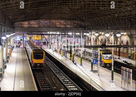 Nord 195113, 195119 , Manchester Piccadilly. ROYAUME-UNI. 23rd avril 2022 Banque D'Images