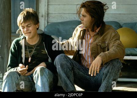 DICAPRIO, DEPP, WHAT'S EATING GILBERT GRAPE, 1993 Banque D'Images