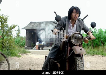 STEPHEN CHOW, KUNG FU HUSTLE, 2004 Banque D'Images