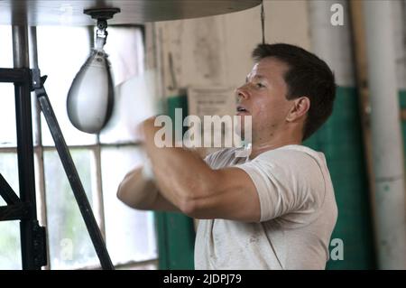 MARK WAHLBERG, LE COMBATTANT, 2010, Banque D'Images