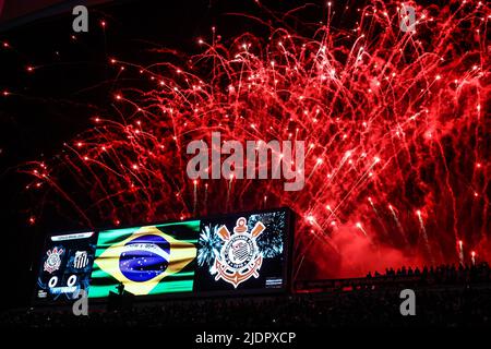 Sao Paulo, Brésil. 22nd juin 2022. SP - Sao Paulo - 06/22/2022 - COPA DO BRASIL 2022, CORINTHIENS X SANTOS - vue générale des feux d'artifice à l'Arena Corinthiens stade pour le match entre Corinthiens et Santos pour le championnat Copa do Brasil 2022. Photo: Marcello Zambrana/AGIF/Sipa USA crédit: SIPA USA/Alay Live News Banque D'Images