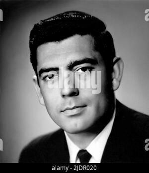 1961 CA , Etats-Unis : l'animateur de télévision américain, l'ancre nationale de nouvelles du soir et le journaliste DAN PLUTÔT ( né le 31 octobre 1931 ), quand était jeune à 30 ans . Photographe inconnu. - HISTOIRE - FOTO STORICHE - Personalità da giovane giovani - personnalités quand était jeune - PORTRAIT - RITRATTO - conduite televisivo - ABC - NBC - presentatore - TV - TELEVISIONE - HOMME D'ANCRE - MEZZOBUSTO - TELEGIORNALE - TG - ARCHIVIO GBB Banque D'Images