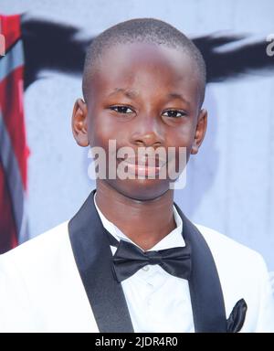 Burbank, États-Unis. 22nd juin 2022. Elijah Sholanke arrive à la première de Disney RISE qui s'est tenue aux studios Disney de Burbank, en Californie, mercredi, 22 juin 2022. (Photo de Juan Pablo Rico/Sipa USA) crédit: SIPA USA/Alay Live News Banque D'Images