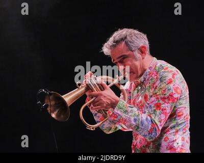 Vérone, Italie. 22nd juin 2022. Paolo Fresu pendant PAOLO FRESU - FERLINGHETTI, concert de musique de chanteur italien à Vérone, Italie, 22 juin 2022 crédit: Agence de photo indépendante/Alamy Live News Banque D'Images