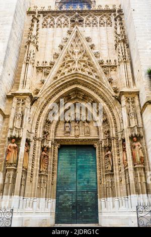 Puerta del Bautismo (porte du Baptême) - Cathédrale de Séville, Espagne Banque D'Images