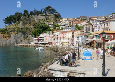 Parga, Grèce - 17 mai 2022 : le village touristique de Parga sur la Grèce Banque D'Images