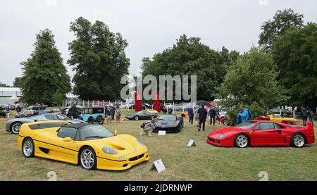 Goodwood, West Sussex, Royaume-Uni 23rd juin 2022. Ferrari F40 et F50 dans les concours Cartier style et Lux au Goodwood Festival of Speed – « les innovateurs – les chefs d'œuvre du sport automobile », à Goodwood, West Sussex, Royaume-Uni. © Malcolm Greig/Alamy Live News Banque D'Images