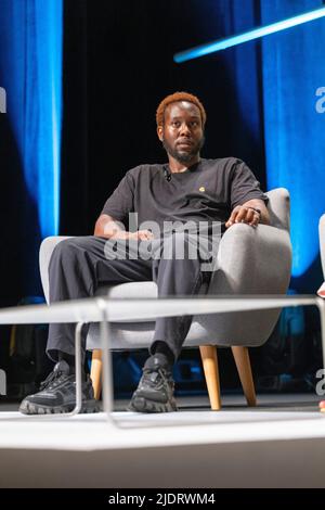 Cannes, France, le 23 juin 2022, Caleb Femi (poète et cinéaste) a assisté à la vitrine des nouveaux créateurs Saatchi & Saatchi au Festival Lions de Cannes - Festival international de la créativité © ifnm press/ Alamy Live News Banque D'Images