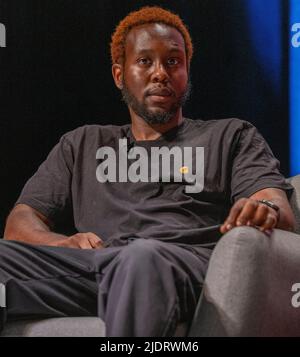 Cannes, France, le 23 juin 2022, Caleb Femi (poète et cinéaste) a assisté à la vitrine des nouveaux créateurs Saatchi & Saatchi au Festival Lions de Cannes - Festival international de la créativité © ifnm press/ Alamy Live News Banque D'Images