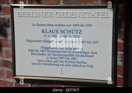 Berliner Gedenktafel, Klaus Schütz, Regierender Bürgermeister von Berlin, 1967 bis 1977 Banque D'Images