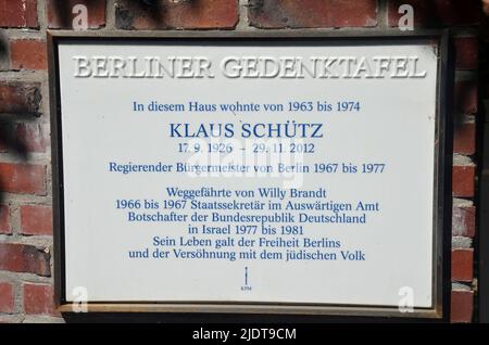 Berliner Gedenktafel, Klaus Schütz, Regierender Bürgermeister von Berlin, 1967 bis 1977 Banque D'Images