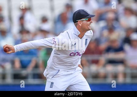 Alex Lees, d'Angleterre, lance la balle Banque D'Images