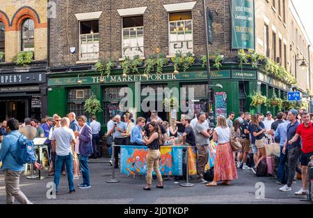 Londres , Angleterre Royaume-Uni - le pub Market porter par Borough Market à Southwark Banque D'Images