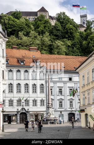 Stritarjeva Ulica et la fontaine Robba, Ljubljana, Slovénie Banque D'Images