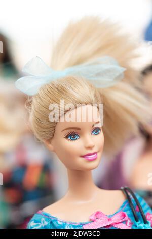 Close-up of a Barbie Doll face aux cheveux blonds Banque D'Images