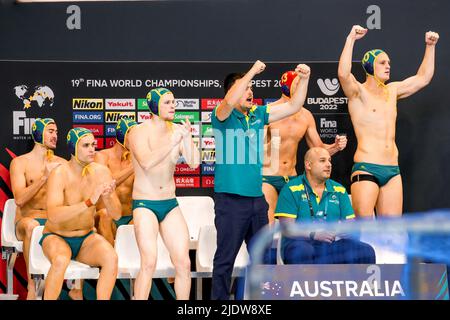 SZEGED, HONGRIE - JUIN 23: Équipe australie applaudir, Reilly Dann Townsend, Vedran Cirkovic, John Hedges, Andrew Yanitsas, Timothy Francis Putt lors du Championnat du monde de la FINA Budapest 2022 match entre la Serbie et l'Australie sur 23 juin 2022 à Szeged, Hongrie (photo par Albert Ten Hove/Orange Pictures) Banque D'Images