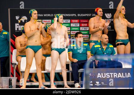 SZEGED, HONGRIE - JUIN 23: Équipe australie applaudir, Reilly Dann Townsend, Vedran Cirkovic, John Hedges, Andrew Yanitsas, Timothy Francis Putt lors du Championnat du monde de la FINA Budapest 2022 match entre la Serbie et l'Australie sur 23 juin 2022 à Szeged, Hongrie (photo par Albert Ten Hove/Orange Pictures) Banque D'Images