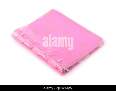 Cahier à anneaux avec couvercle en plastique rose transparent isolé sur blanc Banque D'Images