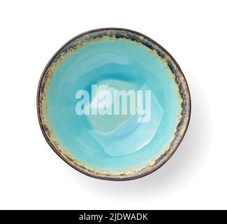 Vue de dessus d'un bol en céramique vintage vide isolé sur blanc Banque D'Images
