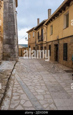 Espagne, Castilla y Leon, scène de rue Castrojeriz, Camino de Santiago. Banque D'Images