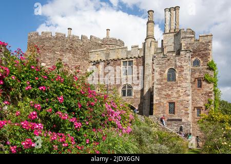 Vue depuis la terrasse du jardin, Château de Berkeley, Berkeley, Gloucestershire, Angleterre, Royaume-Uni Banque D'Images