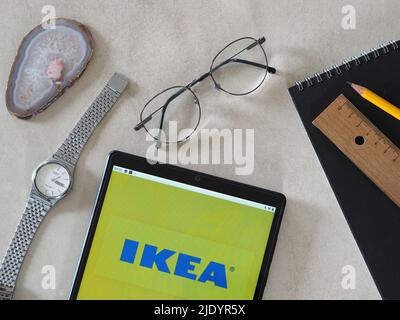 Sur cette photo, le logo IKEA International Group apparaît sur une tablette Banque D'Images