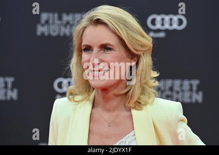 Maria FURTWAENGLER (actrice), image unique, motif unique coupé, portrait, portrait, portrait. Tapis rouge, tapis rouge, ouverture 39th Filmfest Muenchen le 06/23/2022.Gasteig HP8. Banque D'Images