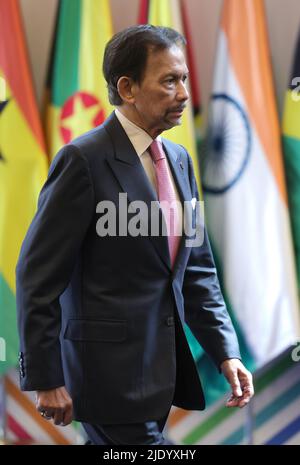 Hassanal Bolkiah, sultan du Brunéi, assiste à la cérémonie d'ouverture de la réunion des chefs de gouvernement du Commonwealth (CHOGM) au Centre des congrès de Kigali, au Rwanda. Date de la photo: Vendredi 24 juin 2022. Banque D'Images
