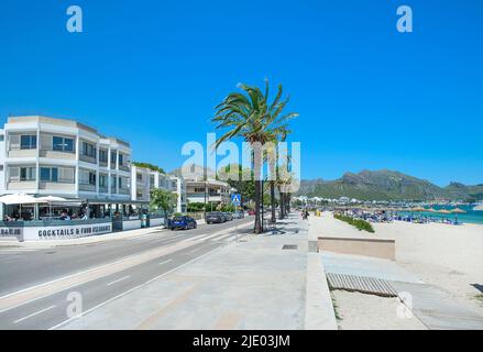 Promenade du port Pollenca et piste cyclable, Majorque, Baléares, Espagne Banque D'Images