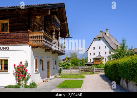 Presbytère et Maison de rencontre, Maria Alm, Salzburger Land, Autriche Banque D'Images