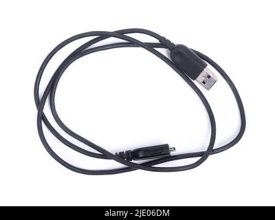 Câble USB noir utilisé isolé sur fond blanc Banque D'Images