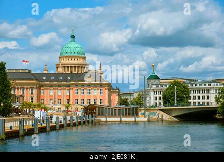 Vue sur Potsdam avec l'église Saint-Nicolas, Potsdam, Brandebourg, Allemagne Banque D'Images