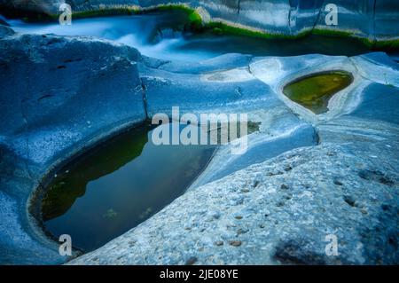 Cascate Alcantara, en face de Gole dell' Alcantara, Cascades en face de la gorge d'Alcantara, Sicile, Italie Banque D'Images