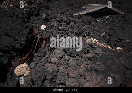 Hôtel le Betulle, Piano Provenzana Etna Nord, volcan Etna, Sicile, Italie, détruit par éruption en 2002 Banque D'Images