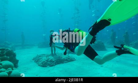 Mer Méditerranée, Chypre. 24th juin 2022. Musée de Sculpture sous-marine Ayia Napa (MUSAN). Artiste sculpteur Jason deCaires Taylor. Mer Méditerranée, Ayia Napa, Chypre (Credit image: © Andrey Nekrasov/ZUMA Press Wire) Banque D'Images