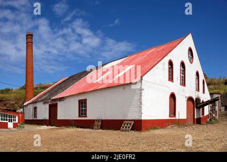 Moulin historique à l'oreille de sucre, distillerie, Rum House, Rum Distillery, Companhia dos Engenhos do Norte, Porto da Cruz, Madère, région officiellement autonome Banque D'Images