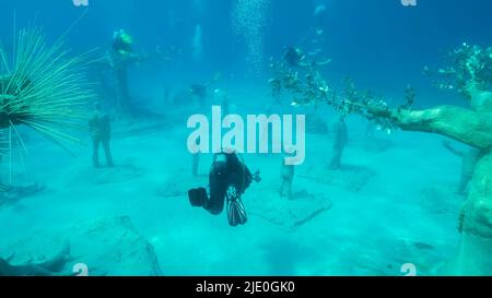 Mer Méditerranée, Chypre. 24th juin 2022. Musée de Sculpture sous-marine Ayia Napa (MUSAN). Artiste sculpteur Jason deCaires Taylor. Mer Méditerranée, Ayia Napa, Chypre (Credit image: © Andrey Nekrasov/ZUMA Press Wire) Banque D'Images