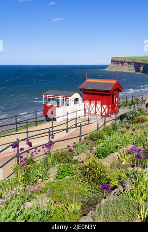 L'Angleterre par la mer Angleterre Paris Marseille lyon tramway funiculaire falaise saltburn tramway Redcar and Cleveland North Yorkshire England uk go Banque D'Images