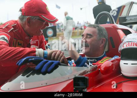 Goodwood, West Sussex, Royaume-Uni 24th juin 2022. Nigel Mansell ancien champion du monde de Formule 1 au Goodwood Festival of Speed – « les innovateurs – les chefs d’œuvre du sport automobile », à Goodwood, West Sussex, Royaume-Uni. © Malcolm Greig/Alamy Live News Banque D'Images