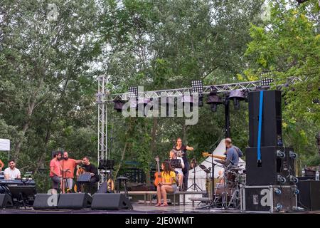 Groupe de musique faisant la dernière répétition avant le concert Banque D'Images