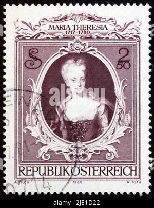 AUTRICHE - VERS 1980: Un timbre imprimé en Autriche montre Maria Theresa, impératrice d'Autriche, peinture par Andreas Moller, vers 1980 Banque D'Images