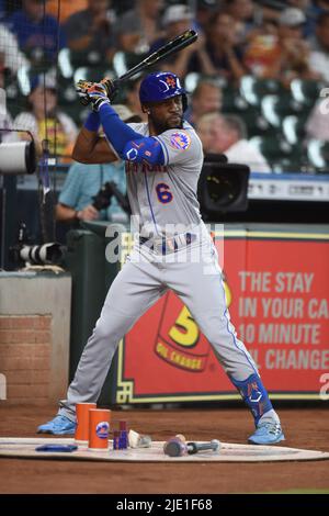 Starling Marte (66), le premier joueur du MLB entre les Astros de Houston et le New, se prépare à battre en haut du premier repas du match de la MLB Banque D'Images