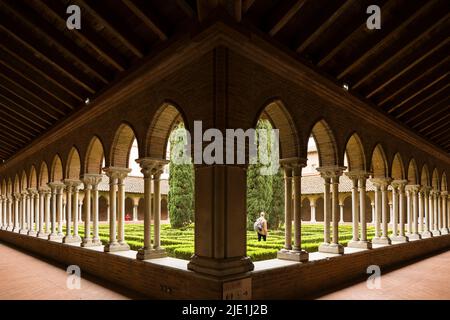 Eglise et cloître du Couvent des Jacobins / cloître et église des Jacobins, Toulouse, France, monastère dominicain médiéval des 1200s-1300s. Banque D'Images